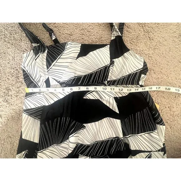 NWT -Women's Square Neck Sharkbite Hem Tankini Top Kona Sol Black & White - L - Picture 10 of 10